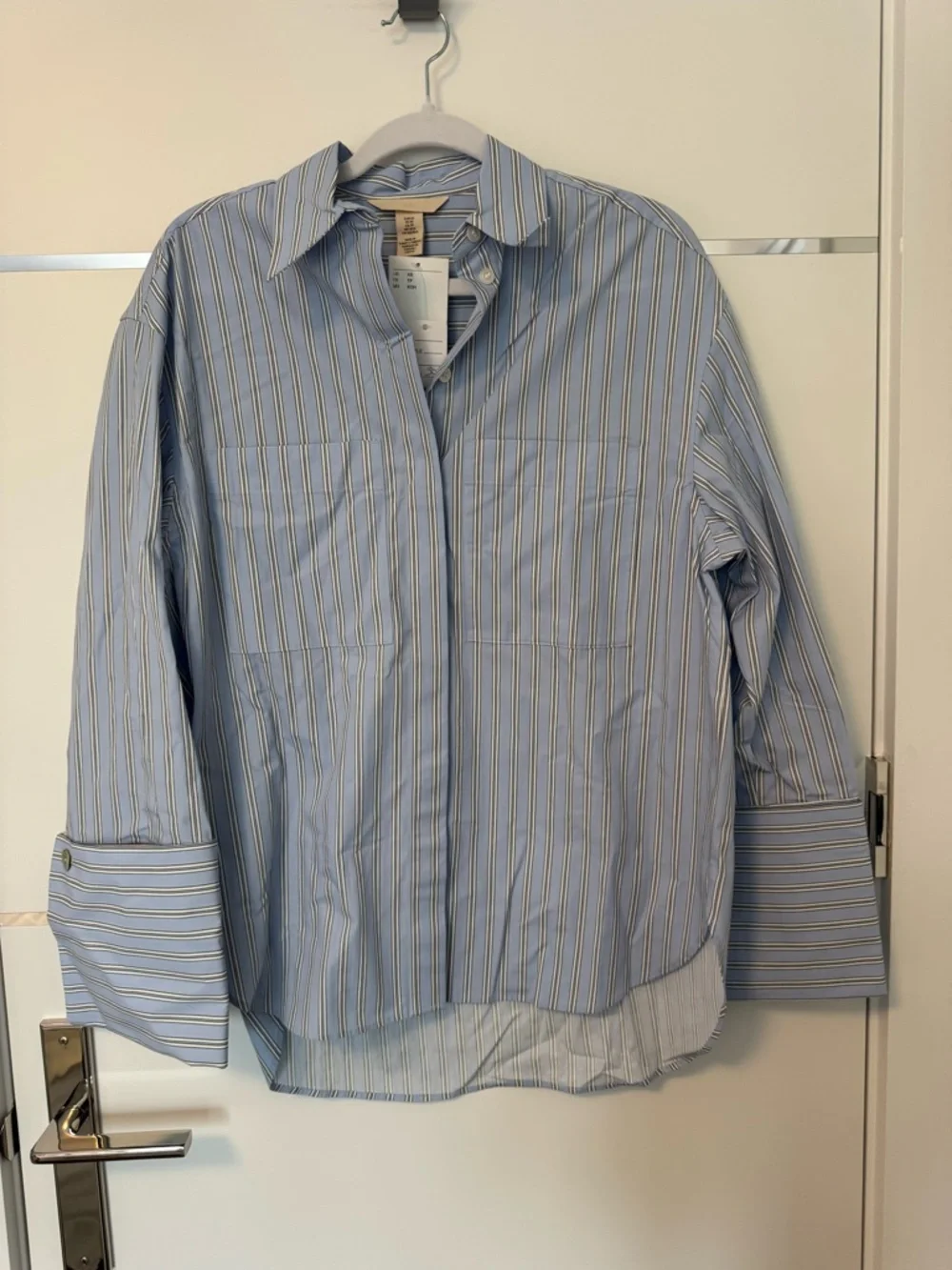 H&M Light Blue and White Striped Dress Shirt - Picture 1 of 2